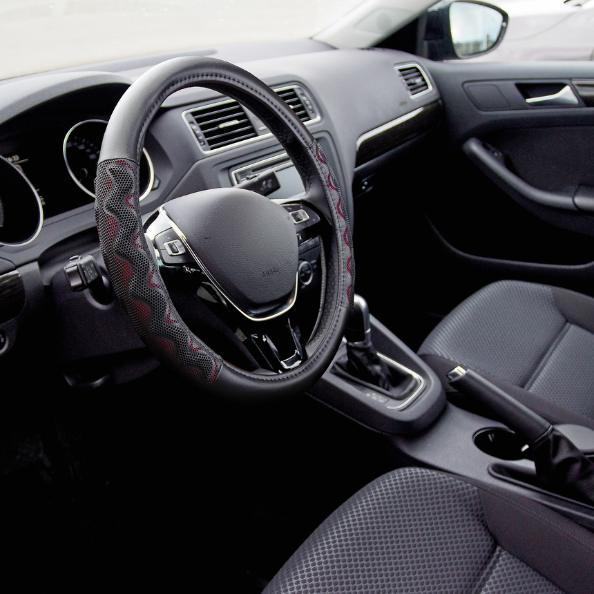 Оплётка руля AUTOPROFI из экокожи AP-1948 BK/RD (M)